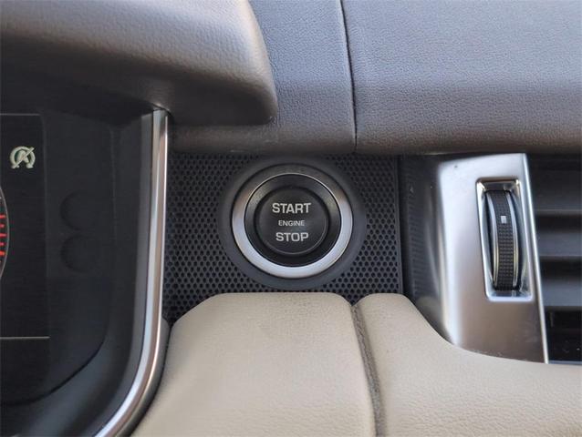 Photo of 2018 White Land Rover Range Rover Sport