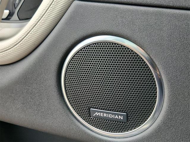 Photo of 2022 Portofino Blue Metallic Land Rover Discovery Sport