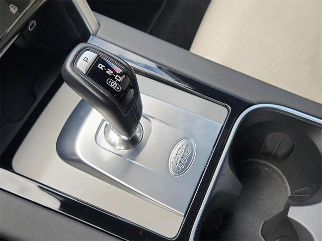 Photo of 2022 Portofino Blue Metallic Land Rover Discovery Sport