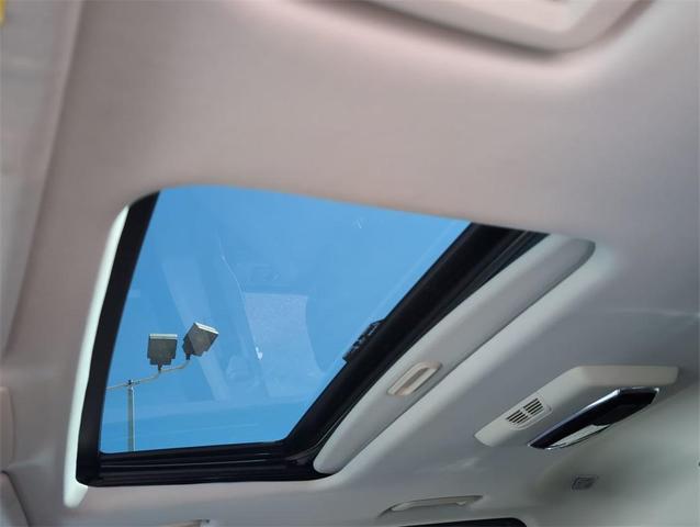 Photo of 2013 Fuji White Land Rover Range Rover Sport
