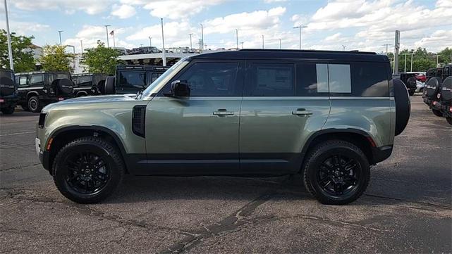 Photo of 2025 Pangea Green Metallic Land Rover Defender