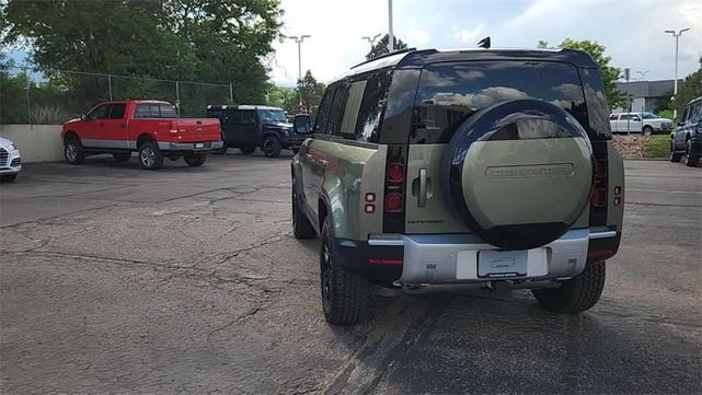 Photo of 2025 Pangea Green Metallic Land Rover Defender