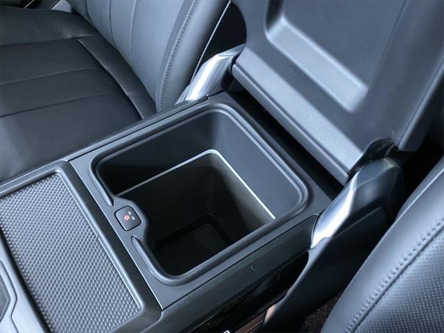 Photo of 2025 Belgravia Green Metallic Land Rover Range Rover