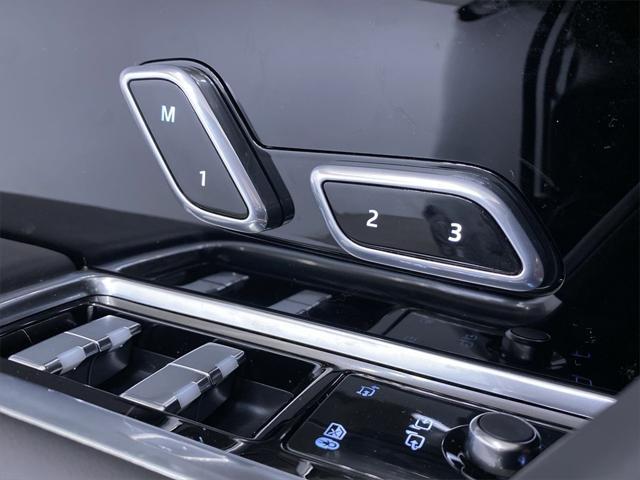 Photo of 2025 Belgravia Green Metallic Land Rover Range Rover