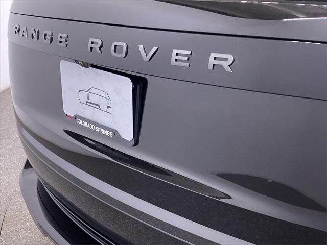 Photo of 2025 Santorini Black Metallic Land Rover Range Rover