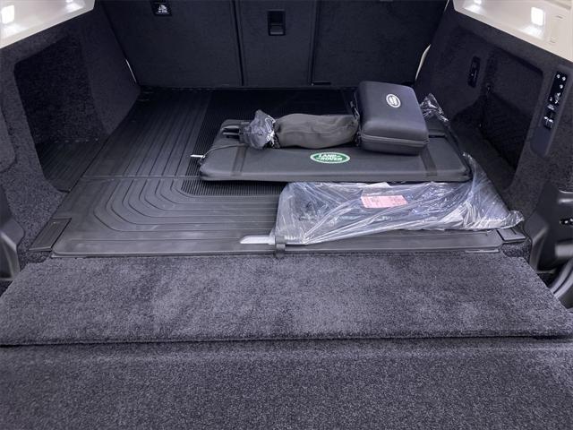 Photo of 2025 Santorini Black Metallic Land Rover Range Rover