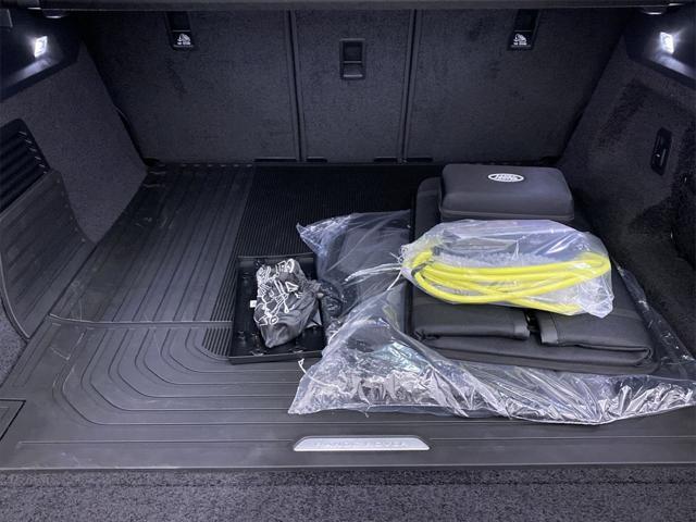 Photo of 2025 Hakuba Silver Metallic Land Rover Range Rover