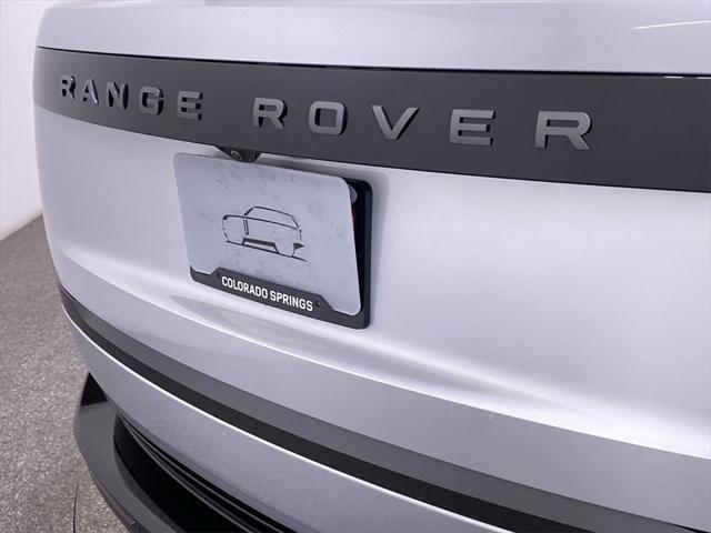 Photo of 2025 Hakuba Silver Metallic Land Rover Range Rover