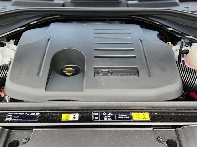 Photo of 2025 Fuji White Land Rover Range Rover