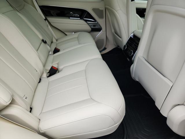 Photo of 2025 Fuji White Land Rover Range Rover