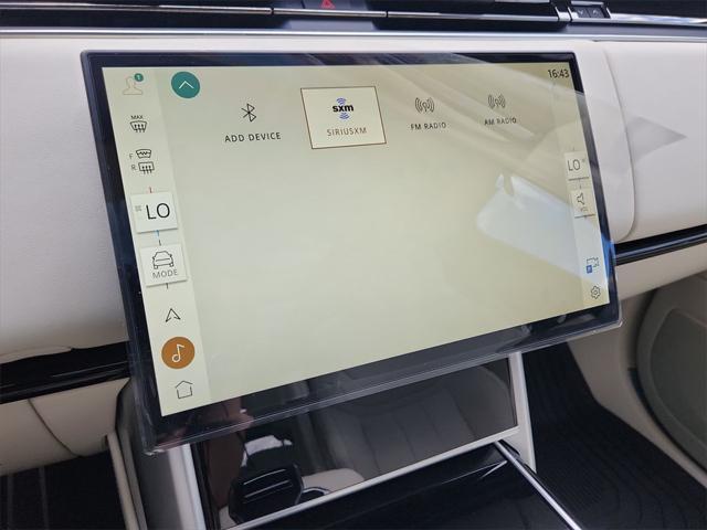 Photo of 2025 Fuji White Land Rover Range Rover