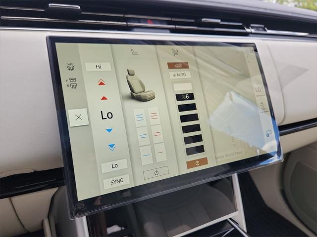 Photo of 2025 Fuji White Land Rover Range Rover
