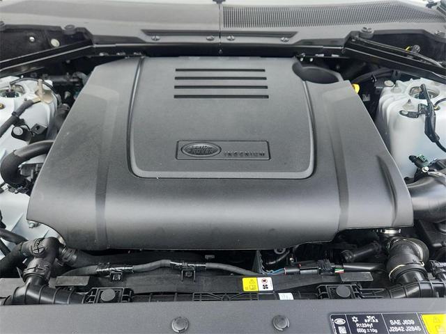 Photo of 2025 White Land Rover Defender