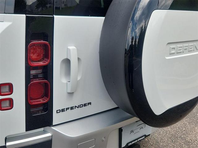 Photo of 2025 White Land Rover Defender