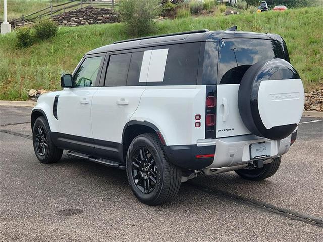 Photo of 2025 White Land Rover Defender
