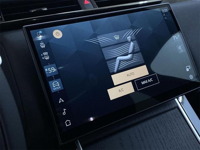 Photo of 2025 Fuji White Land Rover Range Rover Velar