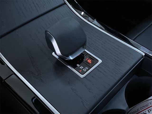 Photo of 2025 Fuji White Land Rover Range Rover Velar