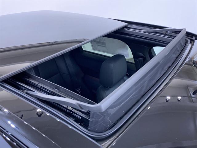 Photo of 2025 Fuji White Land Rover Range Rover Velar