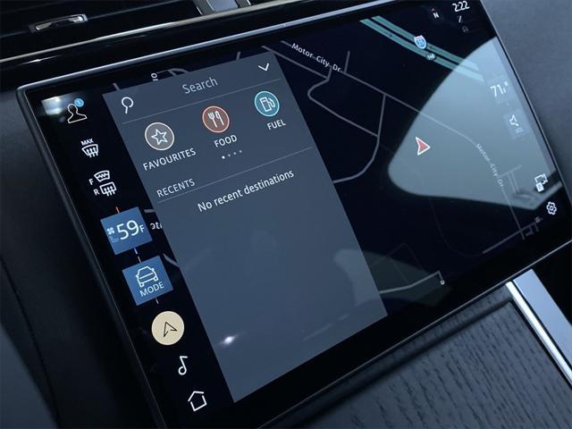 Photo of 2025 Fuji White Land Rover Range Rover Velar