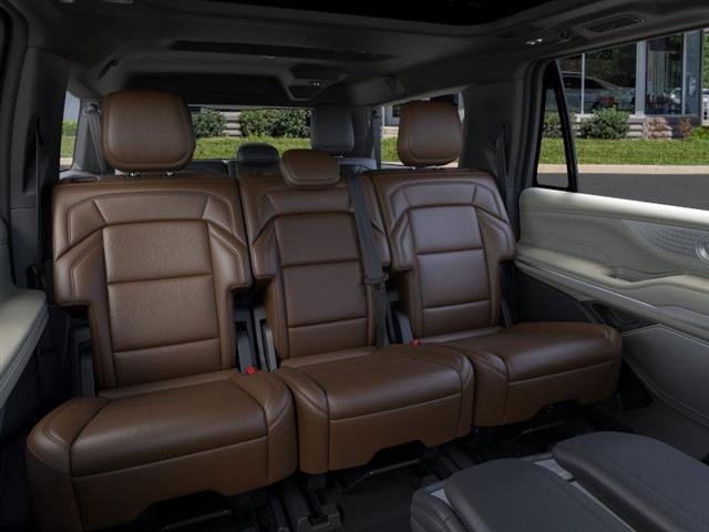 Photo of 2025 Infinite Black Metallic Lincoln Navigator L