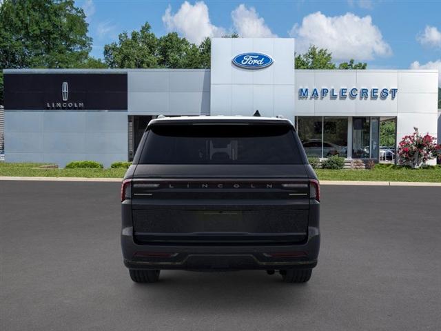 Photo of 2025 Infinite Black Metallic Lincoln Navigator L