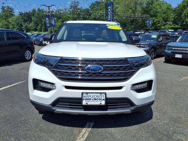 Photo of 2022 Star White Ford Explorer