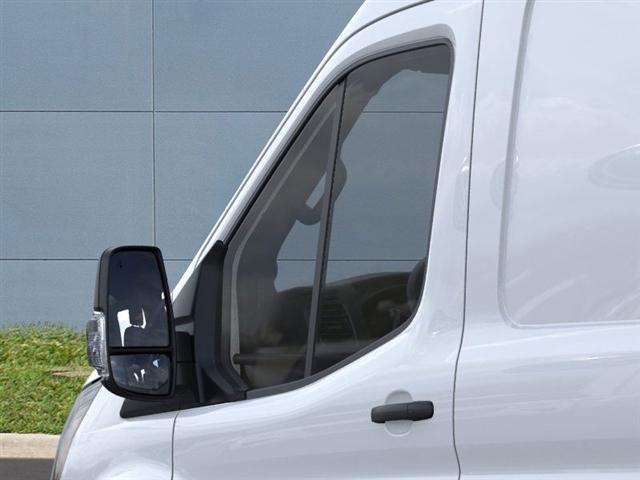 Photo of 2025 Oxford White Ford Transit-250