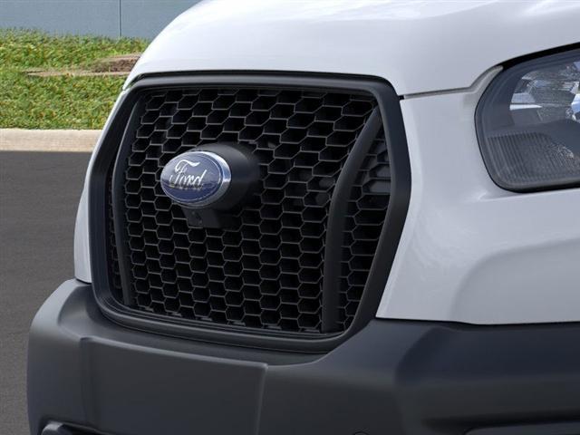 Photo of 2025 Oxford White Ford Transit-250