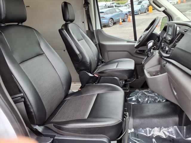 Photo of 2022 Oxford White Ford Transit-250