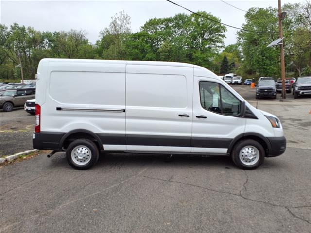 Photo of 2022 Oxford White Ford Transit-250