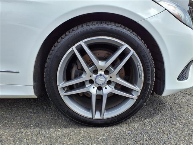 Photo of 2015 White Mercedes-Benz E-Class