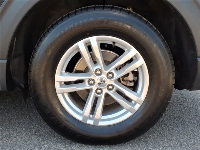Photo of 2022 Agate Black Metallic Ford Explorer