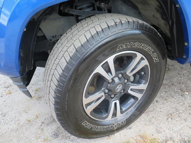 Photo of 2016 Blazing Blue Pearl Toyota Tacoma