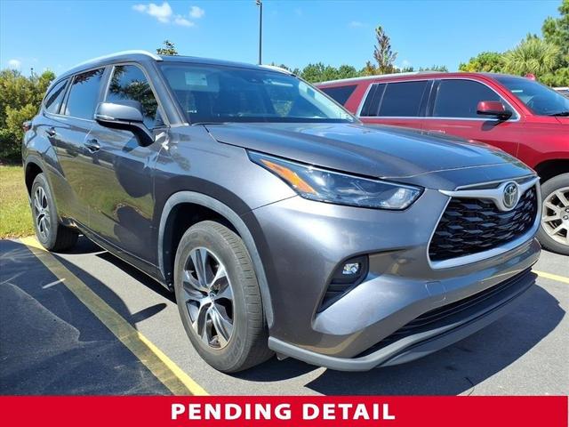 Photo of 2023 Magnetic Gray Toyota Highlander
