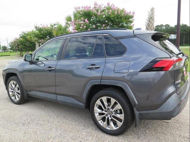 Photo of 2019 Magnetic Gray Metallic Toyota RAV4