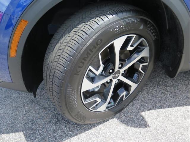 Photo of 2025 Sapphire Blue Kia Sportage