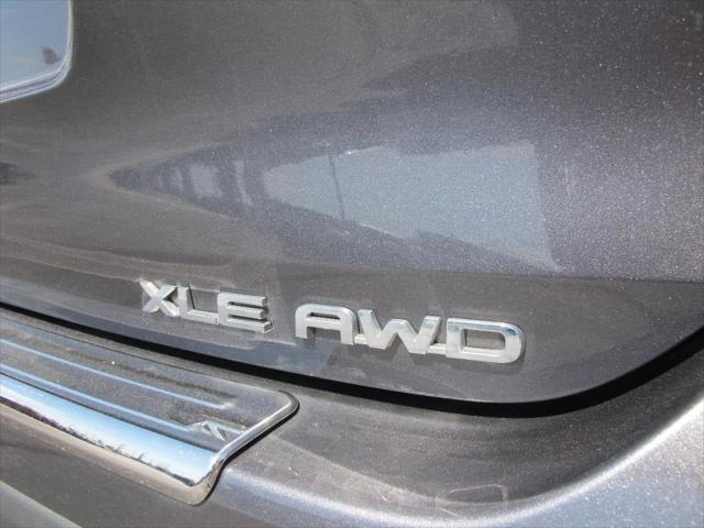 Photo of 2020 Magnetic Gray Metallic Toyota Highlander
