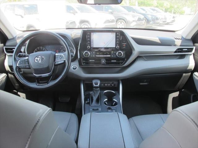Photo of 2020 Magnetic Gray Metallic Toyota Highlander