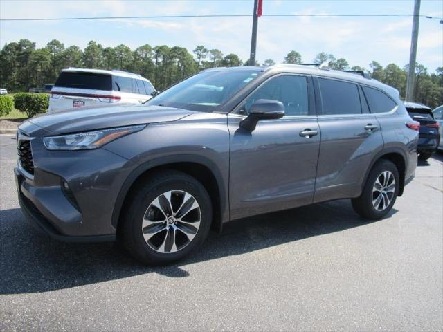 Photo of 2020 Magnetic Gray Metallic Toyota Highlander