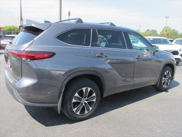 Photo of 2020 Magnetic Gray Metallic Toyota Highlander