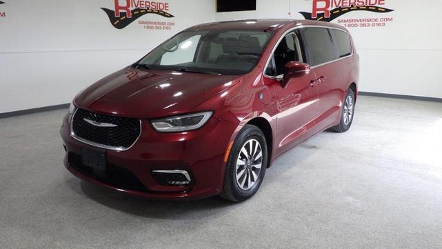 Photo of 2022 Burgundy Chrysler Pacifica Hybrid