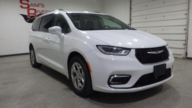 Photo of 2022 White Chrysler Pacifica