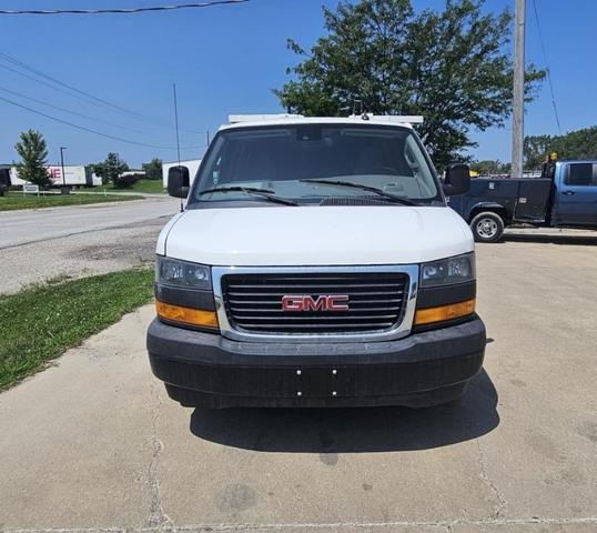 Photo of 2021 White GMC Savana 2500
