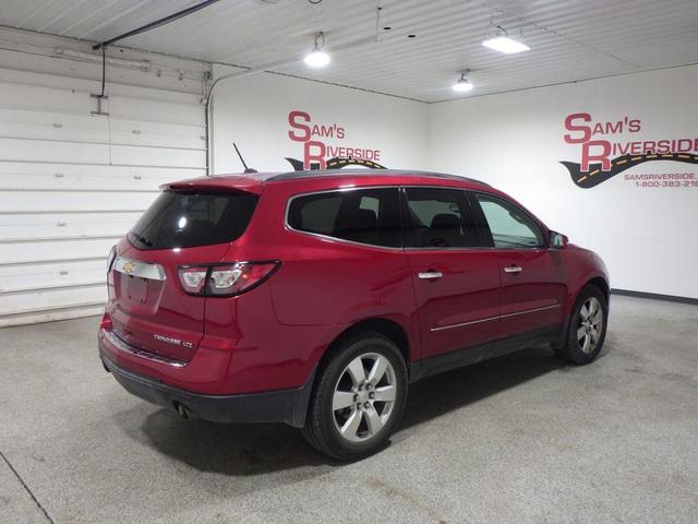 Photo of 2013 Red Chevrolet Traverse