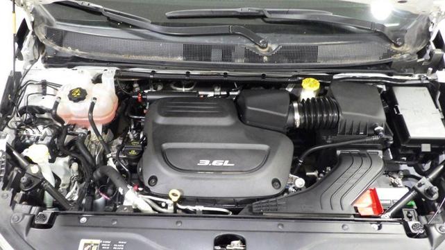 Photo of 2017 White Chrysler Pacifica
