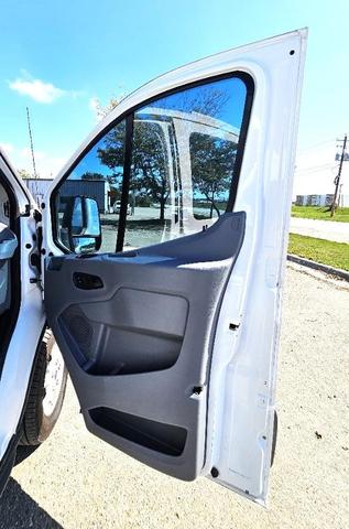 Photo of 2015 White Ford Transit-250