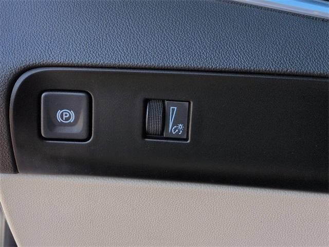 Photo of 2024 Summit White Buick Enclave