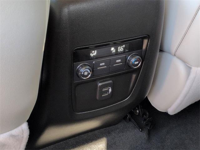 Photo of 2024 Summit White Buick Enclave