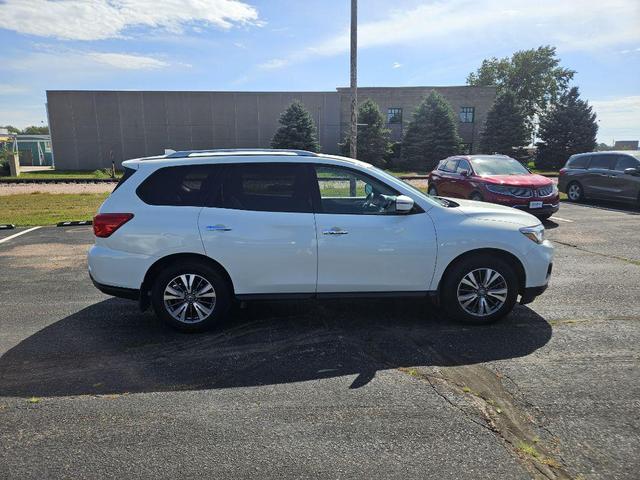 Photo of 2020 WHITE Nissan Pathfinder