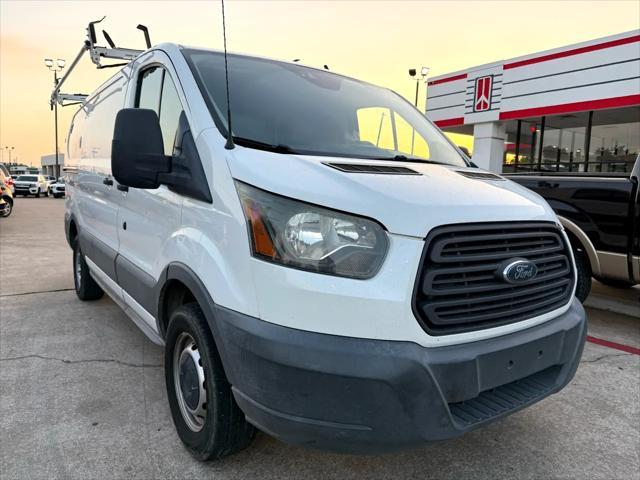 Photo of 2016 White Ford Transit-250